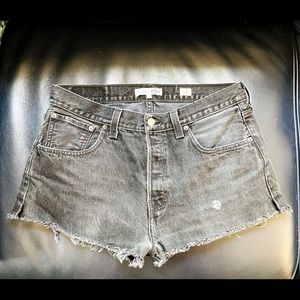 Re/done Levi’s “The Short” size 28.